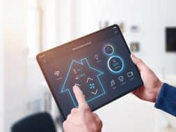 Quels sont les meilleurs systèmes de maison connectée pour débuter